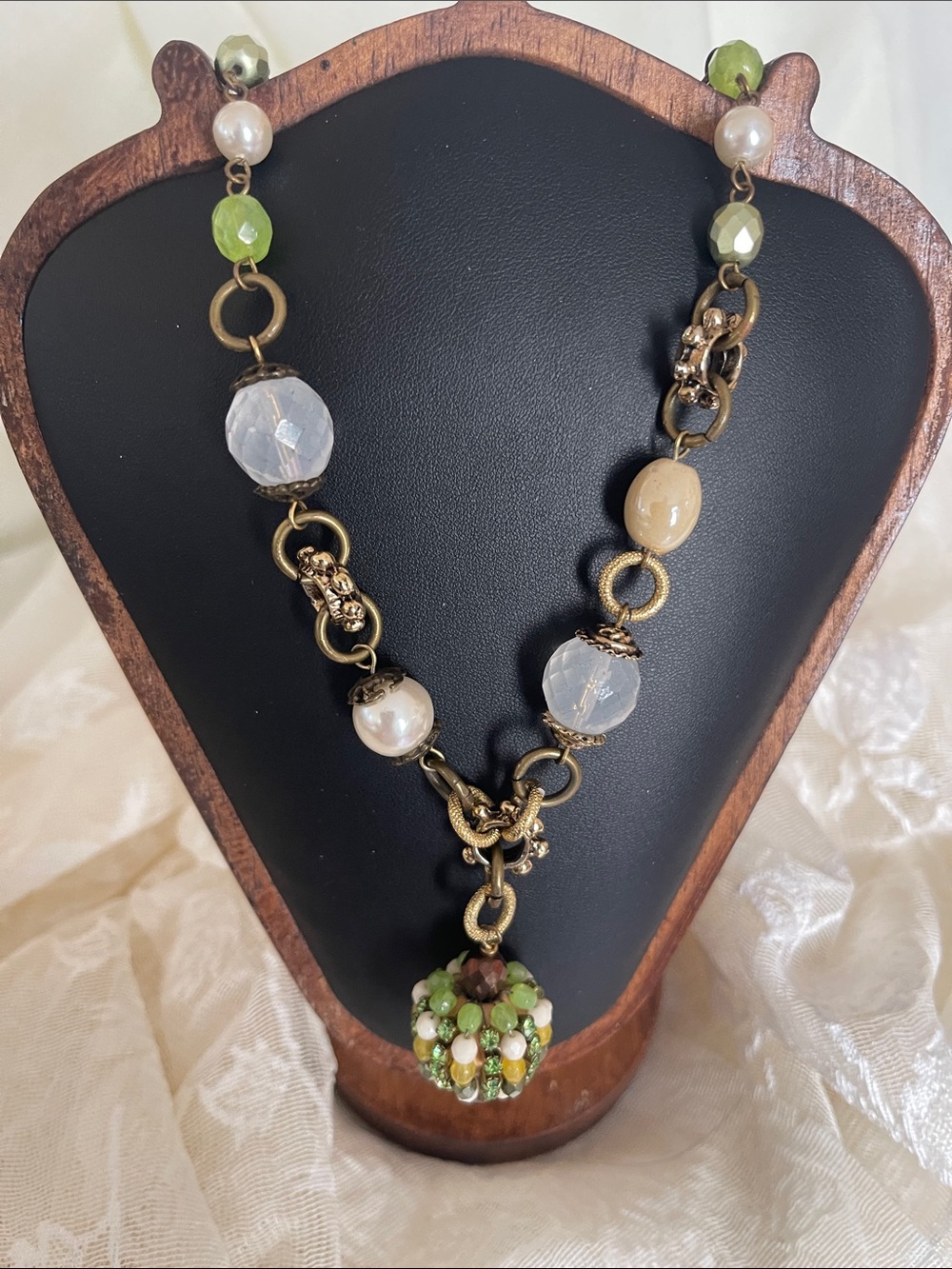 Handcrafted Green Bead Pendant Necklace - Women's Jewelry